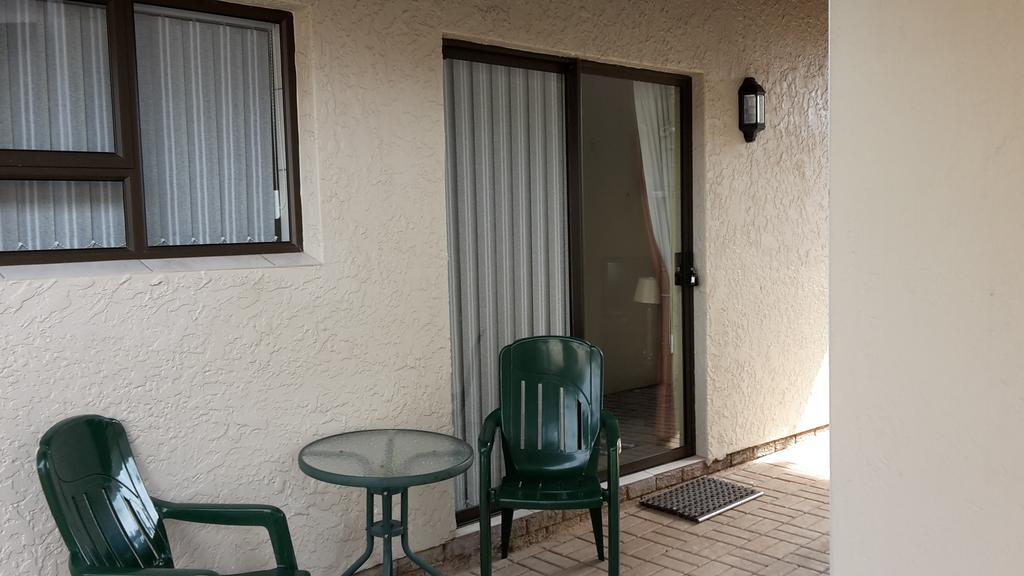 Acacia Grove Guest House Johannesburg Exterior foto